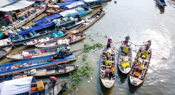 Day 15: EXPERIENCE THE CAI RANG FLOATING MARKET (B) - experience-the-cai-rang-floating-market-b-uh1qUrvD.jpg
