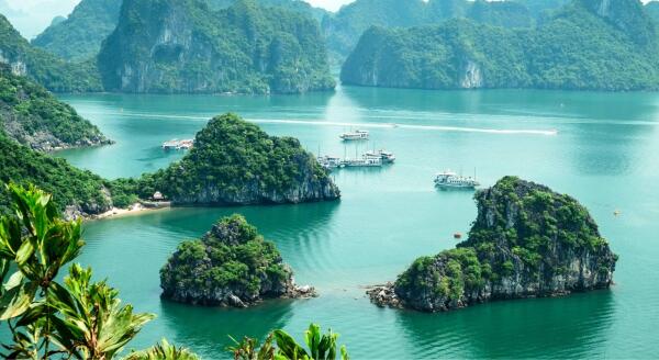 Day 3: CRUISING TO MAGNIFICENT HALONG BAY - OVERNIGHT ON CRUISE (B/L/D) - cruising-to-magnificent-halong-bay-overnight-on-cruise-bld-i232QM6d.jpg