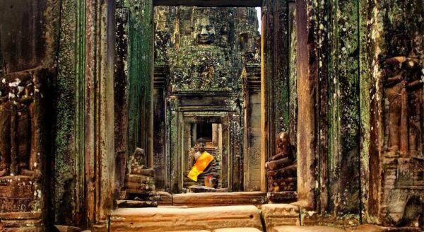 Day 4: EXPLORE THE BEAUTY OF BANTEAY SREI AND ANGKOR WAT (B) - explore-the-beauty-of-banteay-srei-and-angkor-wat-b-Y7xKe7xf.jpg