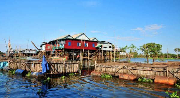 Day 6: DISCOVER THE FLOATING VILLAGES OF TONLE SAP LAKE - SIEM REAP DEPARTURE (B) - discover-the-floating-villages-of-tonle-sap-lake-siem-reap-departure-b-ZyfU88zP.jpg