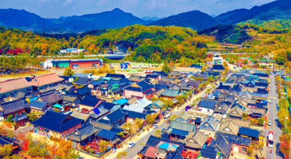Day 3: Jeonju - Gwangju (B) - bridges-chilies-temple-whispers-jeonju-gwangju-b-DAWwJO4E.jpg