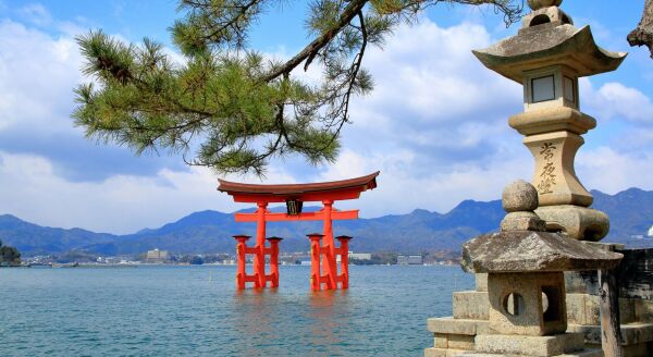 Day 12: Hiroshima & Miyajima - hiroshima-miyajima-LLIIP4Jp.jpg