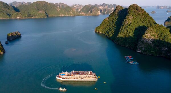 Day 4: Cruise Through Vietnam’s Most Breathtaking Bay – Ha Long Bay (B/L/D) - cruise-through-vietnams-most-breathtaking-bay-ha-long-bay-bld-M0CUdJIa.jpg