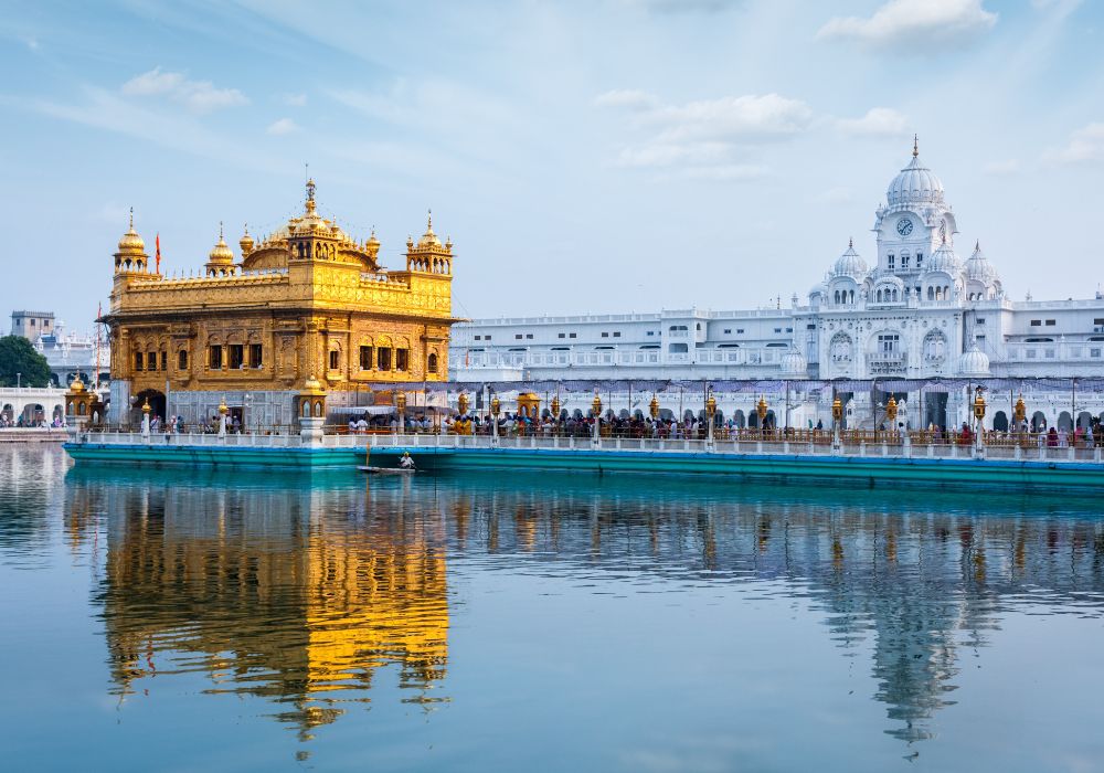 Amritsar's Golden Temple - Travel Blogs Amritsar's Golden Temple - Travel Blogs