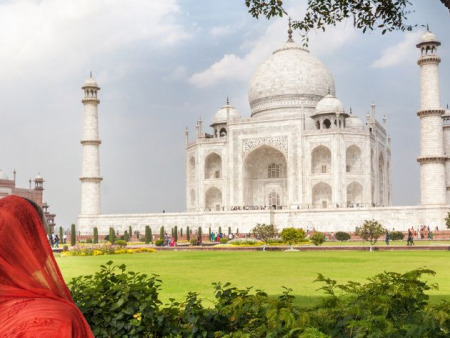 Taj Mahal, Agra — a clear 2025 visitor guide