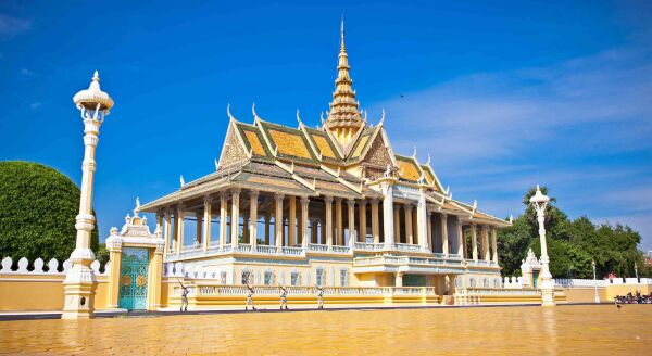 Day 3: PHNOM PENH (B) - phnom-penh-b-lFhreCC2.jpg