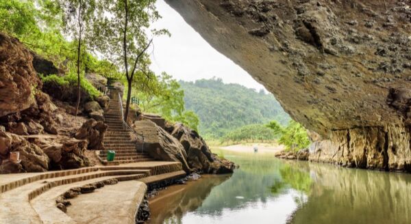 Day 16: DEPARTURE FROM PHONG NHA & FLIGHT TO HO CHI MINH CITY (B) - departure-from-phong-nha-flight-to-ho-chi-minh-city-b-Kj2w6V65.jpg